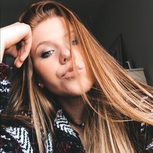 Meet your Posher, Casey